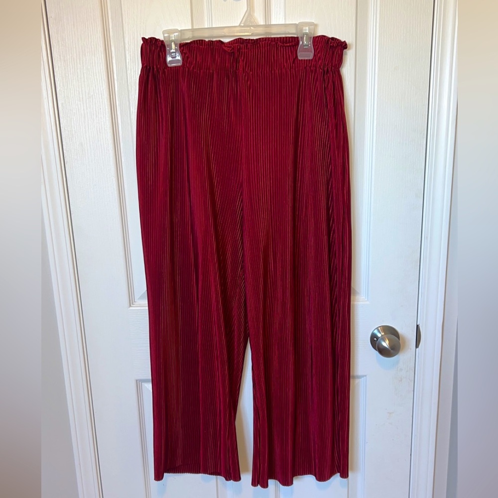 Flowy Pleated Pants